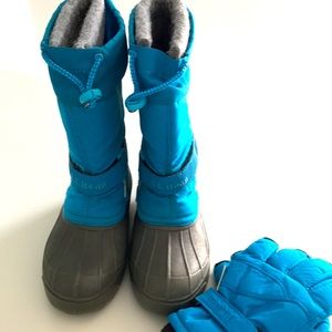LL Bean Kids Winter Snow Boots (Size 12) and matching gloves (XS) Turquoise Blue